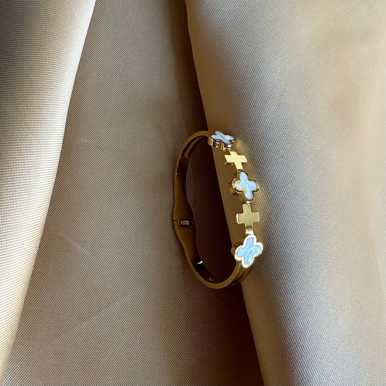 Non tarnish bracelet
