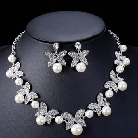 Necklace and earring set