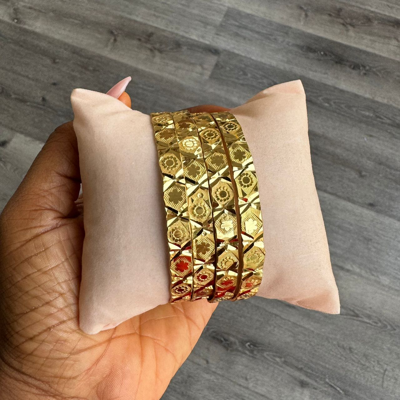 Non tarnish bracelet/bangle